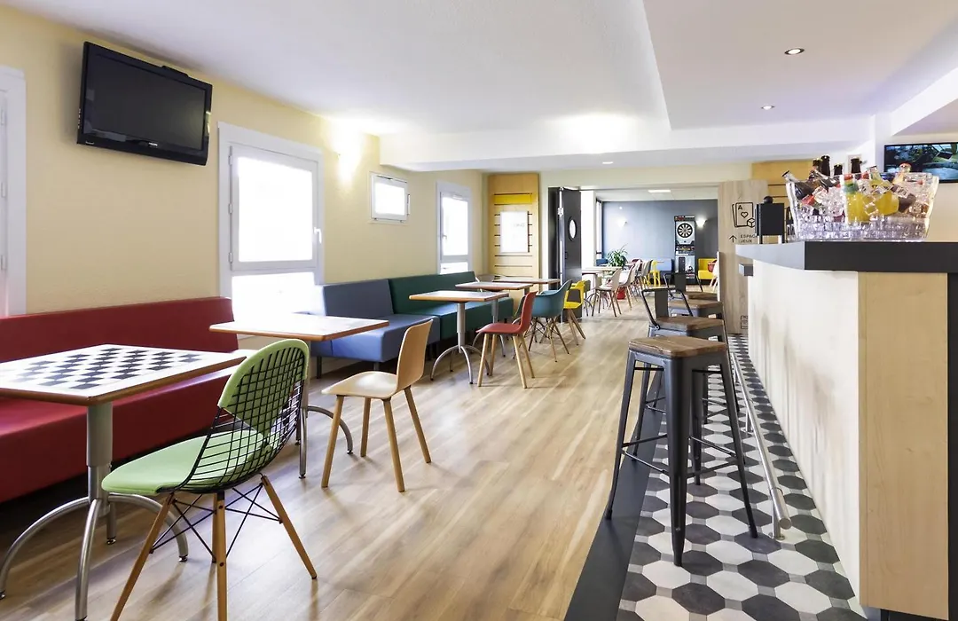 Ibis Rochefort-1